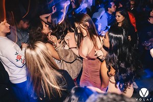 Hong Kong Nightlife: Best Bars and Nightclubs [2025]