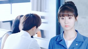 小三故意亲吻丈夫让妻子看见，妻子一声不吭直接拿出离婚协议 The mistress deliberately kiss the husband let the wife see, the wife did not say a word out of the divorce agreement 剧名Drama name:班长殿下“Your Highness” Class Monitor #YourHighnessClassMonitor #甜宠 #班长殿下 #爱情 #牛骏峰 #邢菲 | 热剧独播 hot dramas