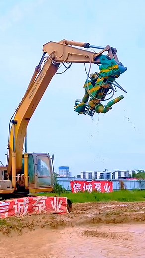 Amazing Excavator Works: Heavy Machinery in Action