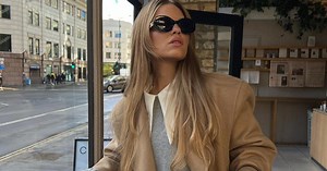 Ako imaš dugu, ali tanku kosu, isprobaj ove 3 frizure. Učinit će da djeluje prirodno gušće