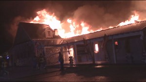 Fire destroys restaurant in Livingston
