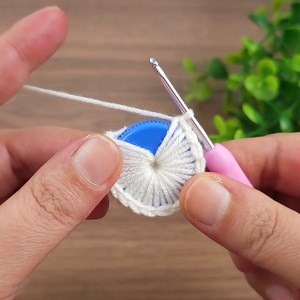 4.3K views · 14 reactions | The recycling of water caps was great. I made a Santa Claus and sold them all, this is a great idea. | Crochet design hobby | Facebook