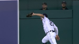HOU@DET: Jones makes a running catch in left-center | 05/14/2019