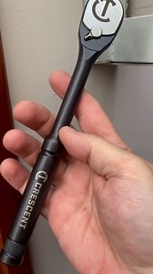Leverage superior grip and control on-site, thanks to the special knurling of our X10 Ratchet and Sockets. 🔧 ✊ https://bit.ly/3ZcC93e 🎥: @premium_toolsbrasil/IG | Crescent Tools