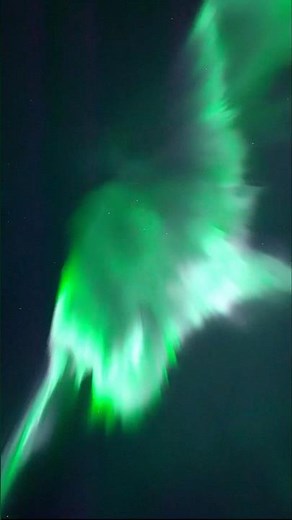 Huge aurora explosion in Rovaniemi 🤯