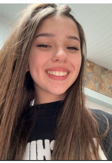 Hipnotizado por los ojos de Ariadna Molina