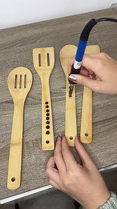 25 reactions | ✍️ Desenhe, escreva ou esculpa madeira com um conjunto profissional completo! 蝹 escrita precisa de motivos, números, formas 蝹 para madeira dura e macia 蝹 seguro de usar  https://frilla.pt/produto/conjunto-de-ferramentas-profissionais-para-queima-de-madeira-pyropen/?sp=7726i997 | Frilla | Facebook