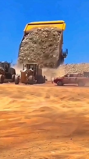 3.1K views · 10K reactions | Berbagai macam truk raksasa tambang | Ade Lisa | Facebook