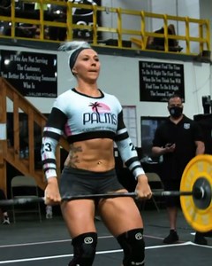 Full send 🔥🔥🔥 • @flgridleague @bryleighhansen of @thesouthbeachpalms crushing these hang cleans! #igolas #igolasfitness #fitnessinspiration #fitnessmotivation #snatch #clean #weightlifting #femalesports #beastmode #fitness #sports #motivation #strongfemale #strongwomen #excitingsports #womeninspiringwomen #womeninsports | IGolas Fitness