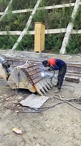 Excavator sprocket wheel repair, and modified bucket process. #auto #automobile #mechanic #mechanicsteve #automotive #automechanic #usamechanic #excavator | Mechanic Steve