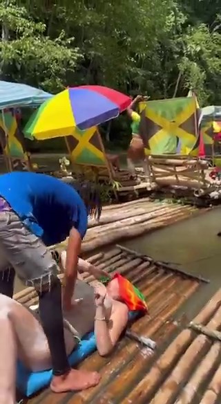 RT @Swavadya: Incase you’re wondering who she is @callmesloo, thank me later ✌️