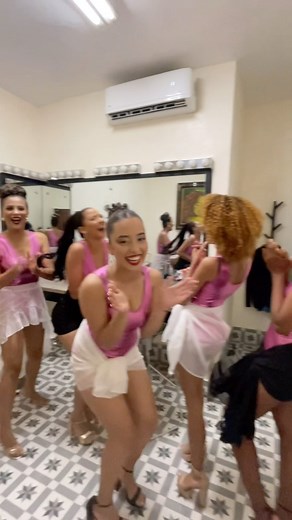 Hay tensión en el camerino!! Las chicas se preparan para La Gran Final del Miss Verano. ¿Quién será la ganadora? | Programa Aqui se habla Español