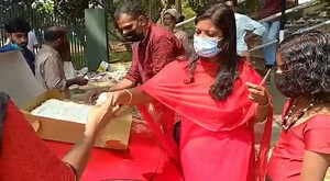 2.5K views · 80 reactions | ക്രിസ്മസിന്റെ ഭാഗമായി KH ന്റ വക RCC യിലെ കൂട്ടുകാർക്കു cake വിതരണം ചെയ്തു  | Kerala Hotel | Facebook