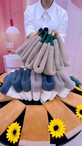 11K views · 581 reactions | Winter Comfort Unlocked! The Knee Sleeve That Feels Like a Warm Hug! #winterspecial #warmknees #kneesleeve #cozystyle #viralreels #trendingnow #SmartTools #reels #trending #reelsinstagram #reelitfeelit#viralvideo | smart Tools | Facebook