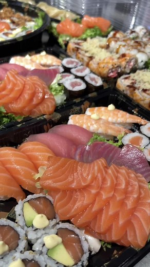 Consegna a domicilio con asporto con i seguenti orari pranzo (11:30 -15 :00) cena ( 18:00-23:00) whatsapp3349993996 calata ponte di casanova 19-21 Napoli 80143 ＃sushi#cibo#giapponese #nigiri#hossomaki #uramaki #sashimi#napoli #poke#consegna a domicilio＃Napoli #ristorante#all you can eat