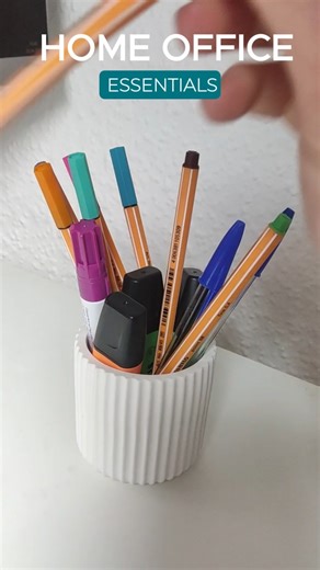 Was sind deine #Concentrix Home-Office Essentials, um erfolgreich durch den Tag zu kommen? Verrate uns in den Kommentaren deine absoluten Favoriten. #LifeAtConcentrix #workessentials #homeoffice | Concentrix