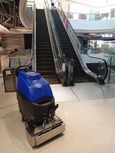 [Hot Item] Automatic Escalator Cleaner Electric Cleaning Machine for Elevator Escalator