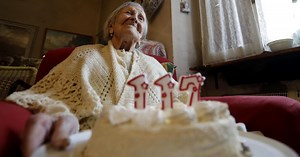 Life expectancy limits, election news and NFL concussions data