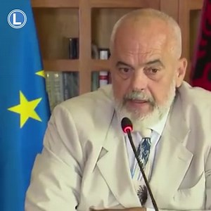 Kësaj i thonë konferencë shtypi! Rama, ju vetëm do dëgjoni gënjeshtrat e mia me dëshmitarë të rremë, Ballukun. Kurse pyetjet mbajini për veten tuaj! Nderim për gazetarët që i hoqën përsëri maskën kreut të regjimit mafioz! Sipas dëshirës ju ftoj të ndiqni komentin e analistit A. Bushati. #sb | Sali Berisha