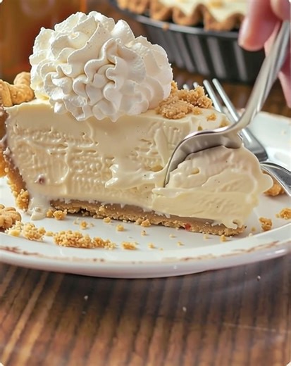 3.2K views | Root Beer Float Pie 不 Indulge in the nostalgic flavors of a classic root beer float with this delightful Root Beer Float Pie. Made with creamy vanilla pudding infused with the essence of root beer and topped with fluffy Cool Whip, this frozen treat is sure to be a hit at any gathering. Ingredients: - ¾ cup root beer - ½ cup milk ...... Full Recipe in Coʍmеոτ  | Fork & Flame Recipes | Facebook