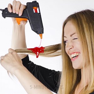 Glue gun hacks: they are back! 😜 bit.ly/2GQfOjI | 5-Minute Crafts