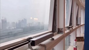 Automatic Window Opener, Electric Window Opener Actuator with Wall Switch and Remote Control, 400 Torque & Double-Layer Chain and Silent Design, for Skylight Window Greenhouse and Roof Vent