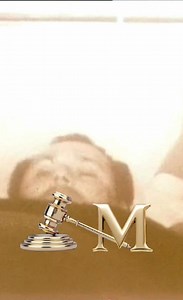 "Luciano Liggio portato via in autoambulanza: non era un malato qualsiasi…" Era il 16 maggio 1974. Le sirene di un’autoambulanza squarciano il silenzio di una Palermo ancora stordita dalla guerra di mafia. Dentro, disteso su una barella, c’è Luciano Leggio (anche noto come Liggio), boss spietato e carismatico, l’uomo che aveva preso in mano le redini di Cosa Nostra a colpi di pistola e terrore. Ma quella non era una corsa normale. No, perché l’uomo sulla barella non era malato. Era ricercato. Er