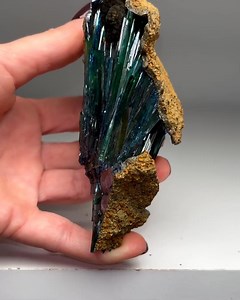 Amazing Green Vivianite! Locality: abeça do Cachorro Claim, Amazonas, Brazil Credits: @pacificminerals Geology Love