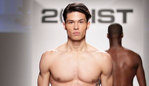 Model Krit McLean Runs Around Naked on NYC’s TKTS Booth