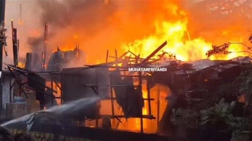 Permukiman Padat di Jalan Mangga Besar Jakpus Kebakaran, 17 Unit Damkar ke TKP - Tribunjakarta.com
