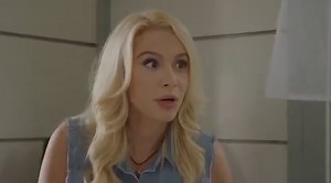 1.1M views · 4.4K reactions | #Película: PERNICIOUS: LA CHICA DE ORO. #Terror #Thriller #Brujeria ▪️Tres hermosas jóvenes llegan a Tailandia Para enseñar inglés durante el verano, algunas con intenciones nobles y otras solo quieren una aventura. La pesadilla comienza cuando su nuevos ligues desaparecen, sueños sangrientos las persiguen a través de una estatua robada que los lleva por el camino oscuro del folclore Tailandés y su magia olvidada. | Cinecuri Jcp Pacheco | Facebook