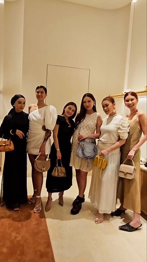 时尚品牌Chloé今天为位于The Gardens Mall的新店举行开幕派对，其中品牌还特别为The Gardens Mall的开幕推出一系列的Love Collection产品哦！ @chloe @valiram #chloe #cittabellamalaysia | 都会佳人 CITTA BELLA Malaysia