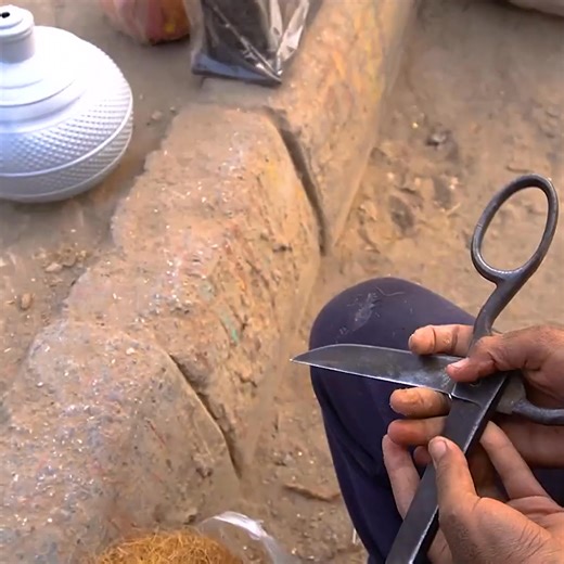 How to Make a Bird's Nest from Waste Materials | Coconut Husk Craft Ideas for Garden Decoration | Guacaca