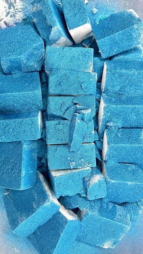 97K views · 135 reactions | Fresh Blocks with Blue Powder #asmr #gymchalk #oddlysatisfying #asmrgymchalk #satisfying #softchalk | chalkitasmr | Facebook