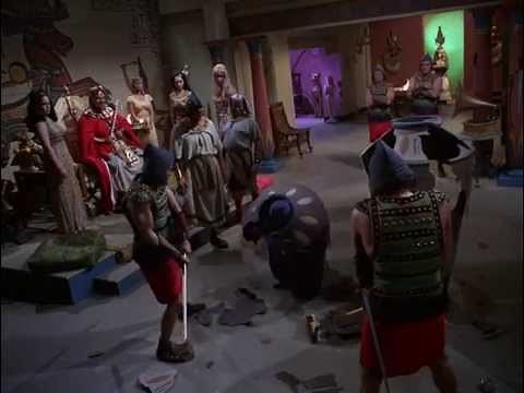 Batman Does The Batusi to Defeat King Tut (HD 1080p)