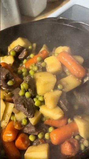 “Easy One-Pot Beef Stew 😋”