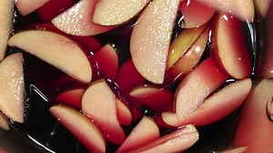 Pan Mulled Wine Ingredients Glintwine Apples : vidéo de stock (100 % libre de droit) 1023982583 | Shutterstock