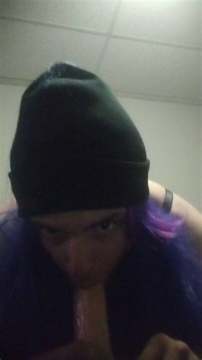 Cd tries out new 9in toy