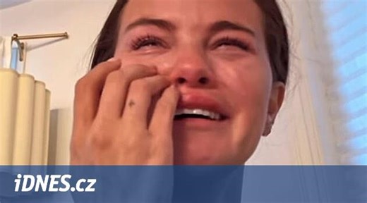 Selena Gomezová brečela kvůli Trumpovým deportacím. Politik vyzval k jejímu odsunu - iDNES.cz