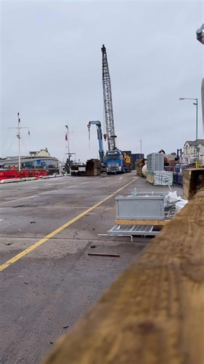 Tuesday morning moves. #lowloader #isleofman #volvo #digger #volvotrucks #July #planthire | Fox Group - Isle of Man