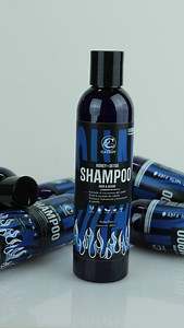 Nuestras promociones del día del cariño 🌹🧔🏻‍♂️ Tenemos 3 promociones para consentirte este 14 de febrero: 🌹 En la compra de dos productos Catrin te llevas gratis un Shampoo Honey & Detox. 🌹 En la compra de un producto Catrin, más Q20 más te llevas el shampoo Honey & Detox. 🌹 Lover Box disponible sólo en página web te llevas un neceser Catrin, un producto a tu elección y un producto sorpresa. Escoge tu promo favorita y mándanos un Dm 💋 | Catrin barber shop