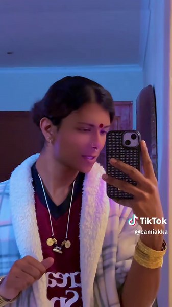 iPhone 15 camera doing the most — mirror blurry shot fixed?