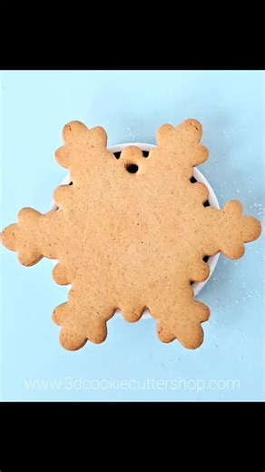 A Snowflake Cookie but make it cute... #royalicingcookies #3dcookiecuttershop #wintercookies #edibleart #baking #kawaiicookies #reelsforkids #snowflake #koekjes #cookiedecorating | 3D Cookie Cutter Shop - De Koekenbakkers