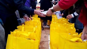 20 reactions | 99 bags of food on the wall, 99 bags of food. You take one back, pass it around, 98 bags of food on the wall.  | Project Ramadan | Facebook