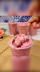 write down the ingredients 😋 200g heavy cream 200ml chilled whipped cream 395g condensed milk 1 packet of Tang strawberry juice Chopped chocolate or sprinkles to taste . Beat it, eat it! Ready in 5 minutes . #recipe #desserts #dessertlovers #deliciousfood | Good Cooking Family