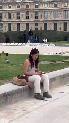 13K views · 515 reactions | The brunette at the end 凉 #reels | Bill Bragg | Facebook