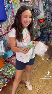 #activalabomba | a travez de su cuenta de TikTok Anabel Angus nos muestra haciendo los ultimos detalles para el primer añito de su pollito 🐥 #santi | Activa la Bomba