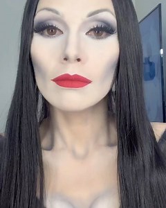 Morticia Addams | Sol Makeup