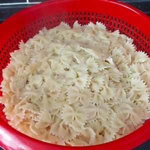 439K views · 2.2K reactions | Makarna Böreği Su Böreğine Rakip Hemde Hamur Açmadan | Leziz Yemek Tarifleri | Facebook