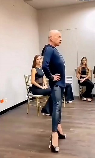 3 comments | Brilliant guidance of famous male mentors for female models | Edward Chong | Facebook